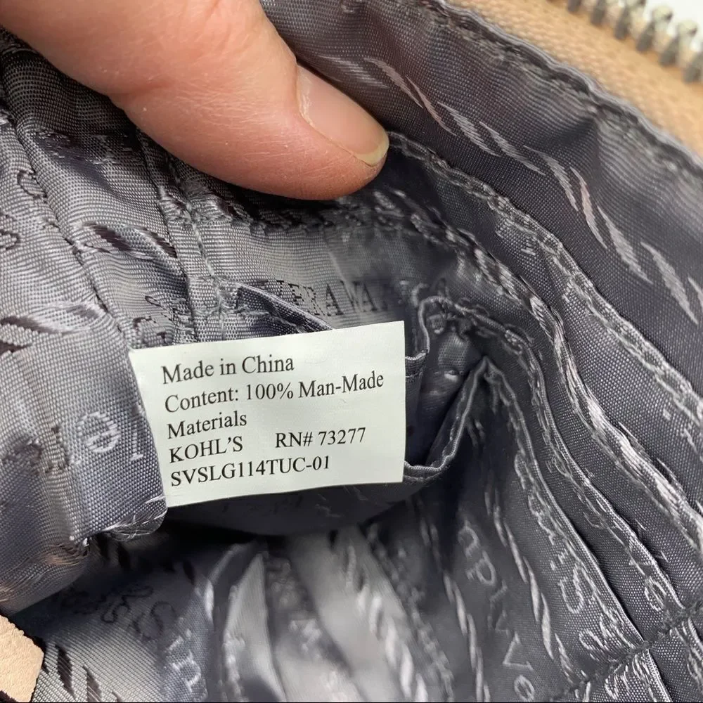 Vera Wang Peach Wristlet Wallet NWOT‎
